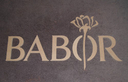 logo babor letters