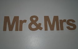 Houten letters Mr&Mrs